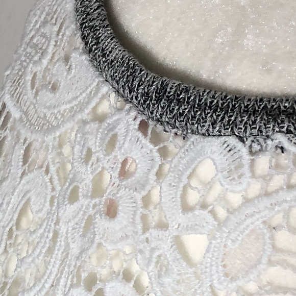 🔥 Gray Light Sweater with Lace Back - Picture 2 of 7